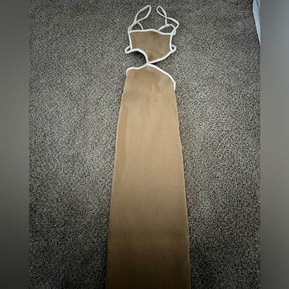 Coyote Midi Dress in Camel & Ivory - Picture 5 of 5